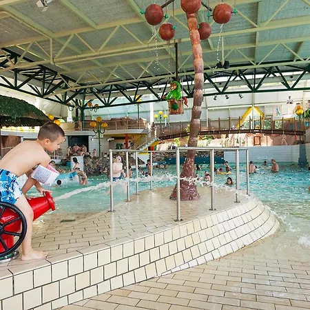 Oostappen Vakantiepark Hengelhoef Nv 3* Aan de Wolfsberg