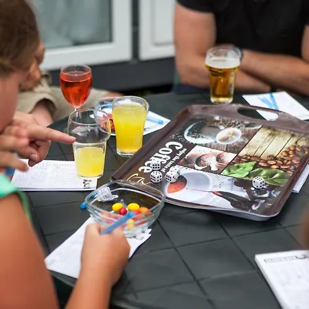 Oostappen Vakantiepark Hengelhoef Nv منتجع Aan de Wolfsberg