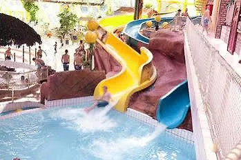 Oostappen Vakantiepark Hengelhoef Nv 3* Aan de Wolfsberg