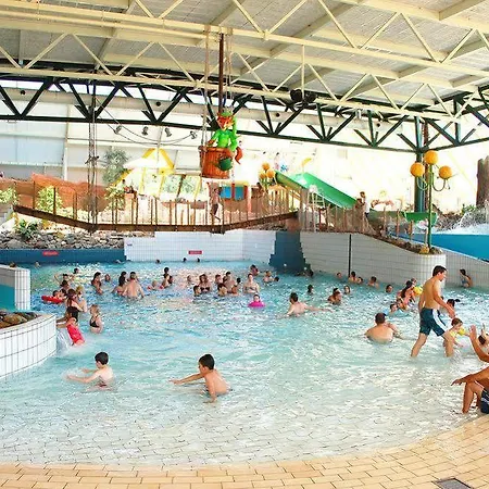 منتجع Oostappen Vakantiepark Hengelhoef Nv Aan de Wolfsberg